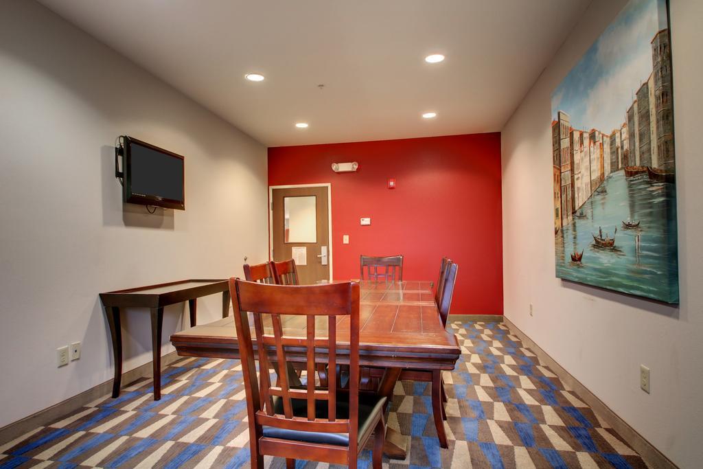 Microtel Inn & Suites By Wyndham Tuscaloosa Extérieur photo