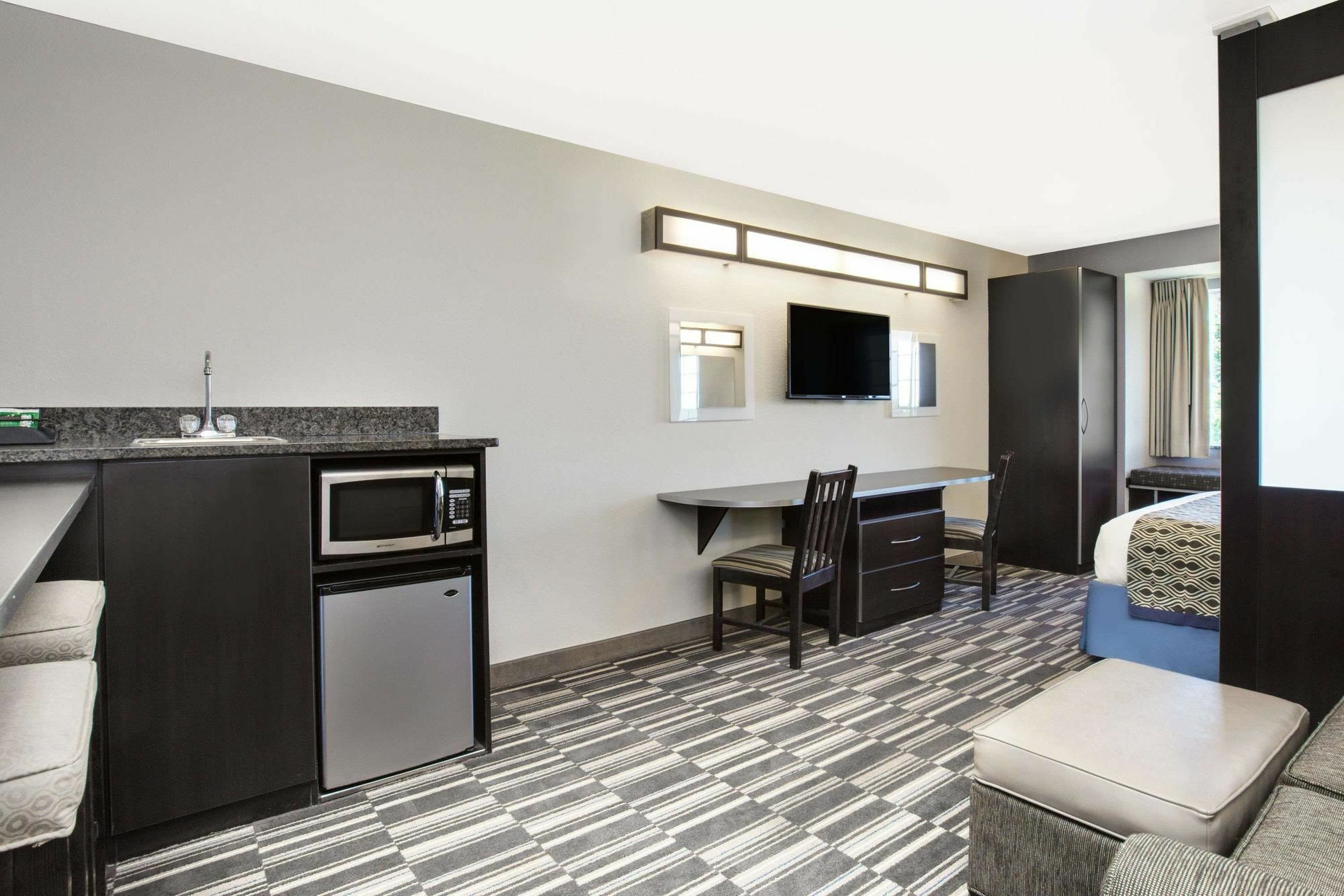 Microtel Inn & Suites By Wyndham Tuscaloosa Extérieur photo